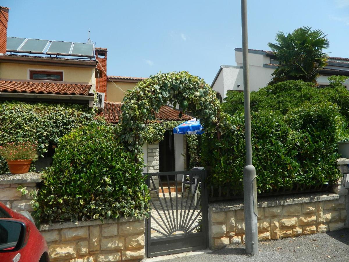 Apartments Vila Vanda Poreč Exterior foto