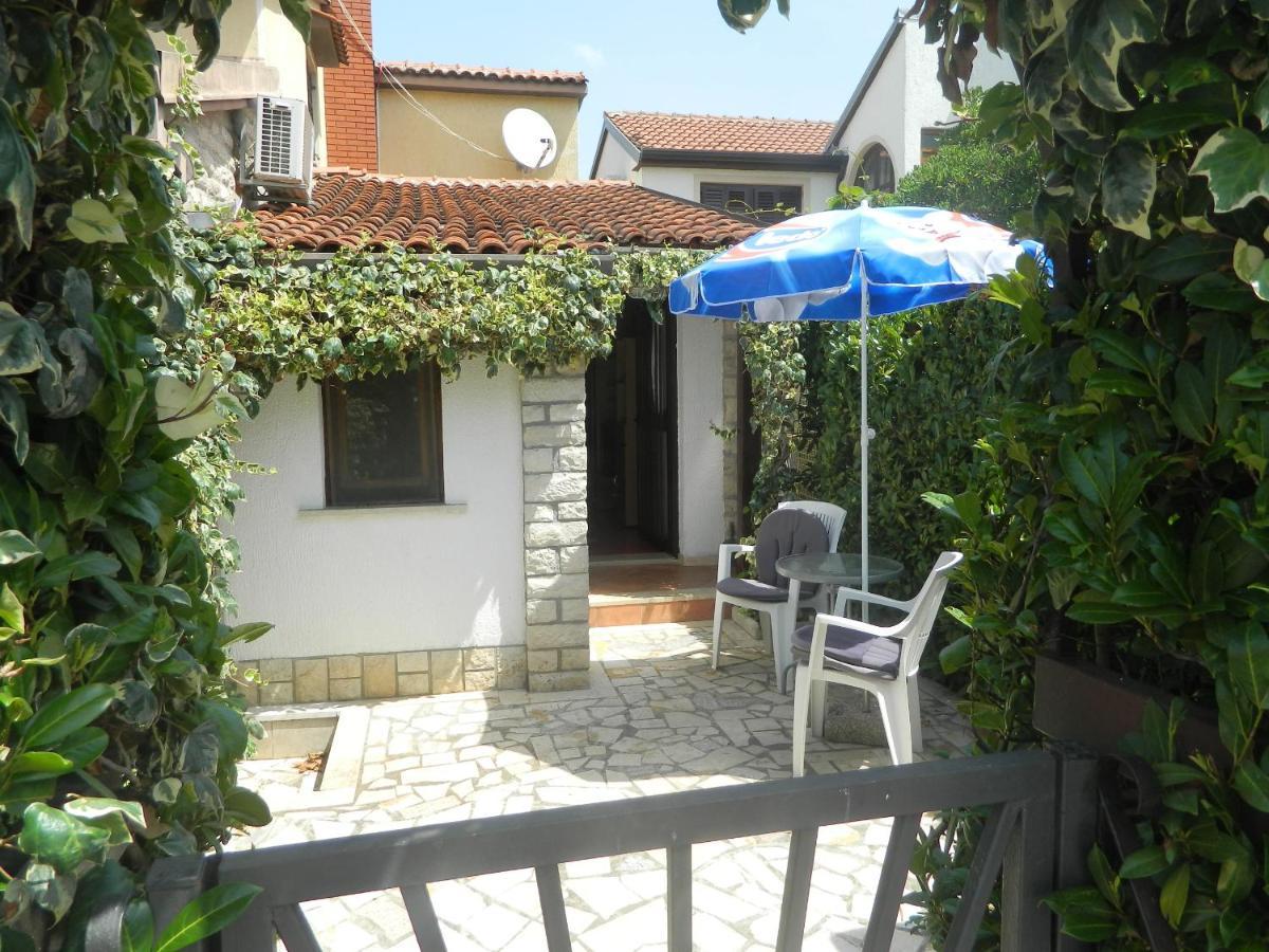 Apartments Vila Vanda Poreč Exterior foto